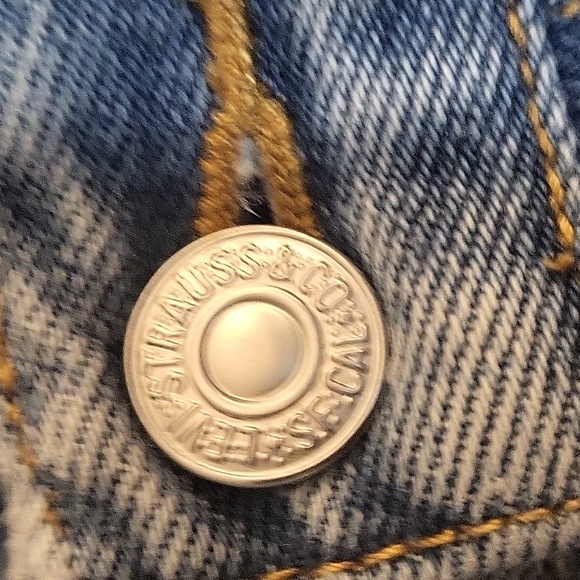 Vintage Levi 505 Relaxed Fit Jean Shorts (36) - Picture 4 of 8